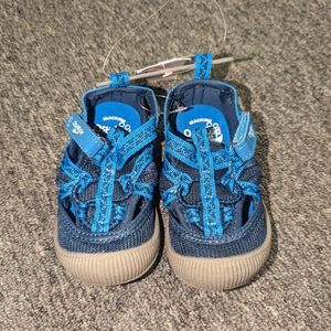 Oshkosh b'gosh blue little boys sandals size 5